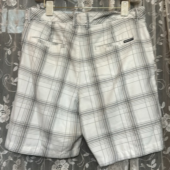 Rusty brand plaid shorts size 36 men’s excellent condition only used once - Picture 5 of 6